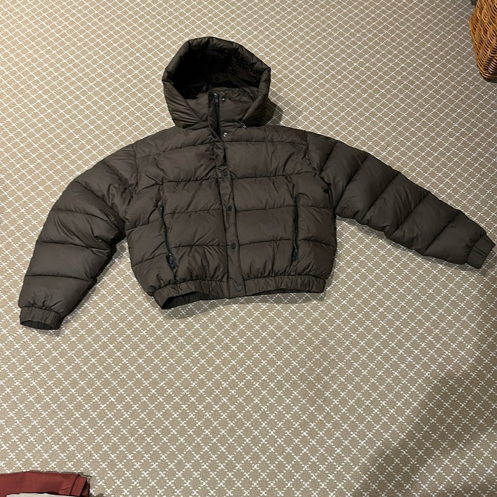 ALO chocolate, puffer jacket size S